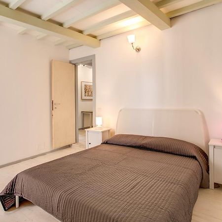 Three Bedroom Apartment Campo Dei Fiori โรม ภายนอก รูปภาพ