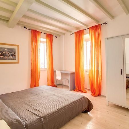 Three Bedroom Apartment Campo Dei Fiori โรม ห้อง รูปภาพ