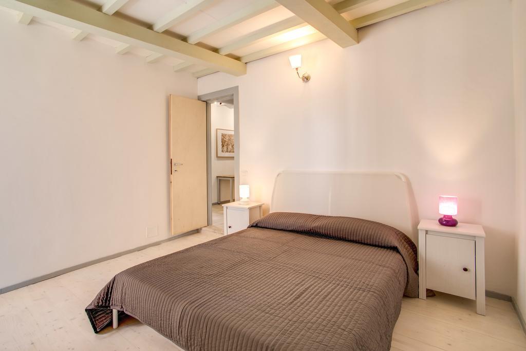 Three Bedroom Apartment Campo Dei Fiori โรม ภายนอก รูปภาพ