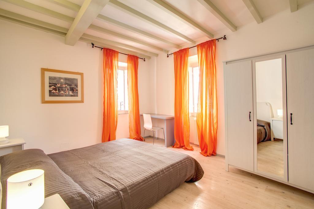 Three Bedroom Apartment Campo Dei Fiori โรม ห้อง รูปภาพ